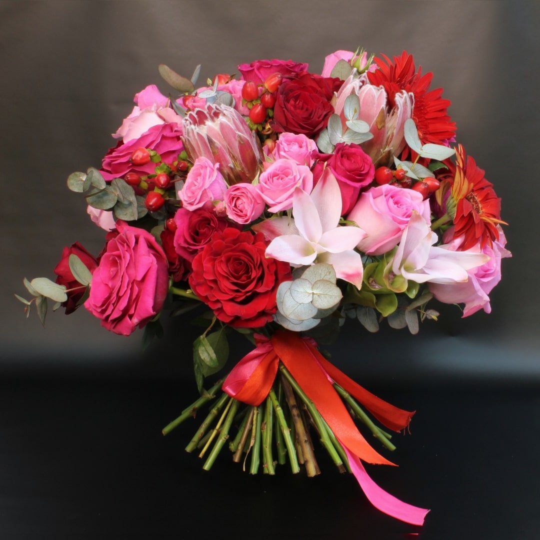 fushia-and-red-mix-flowers-bouquet-001-min-1.jpg