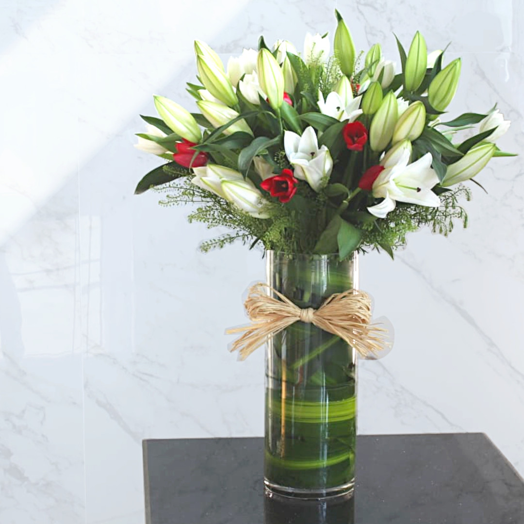 lilies-and-tulips-tall-vase-001.jpg